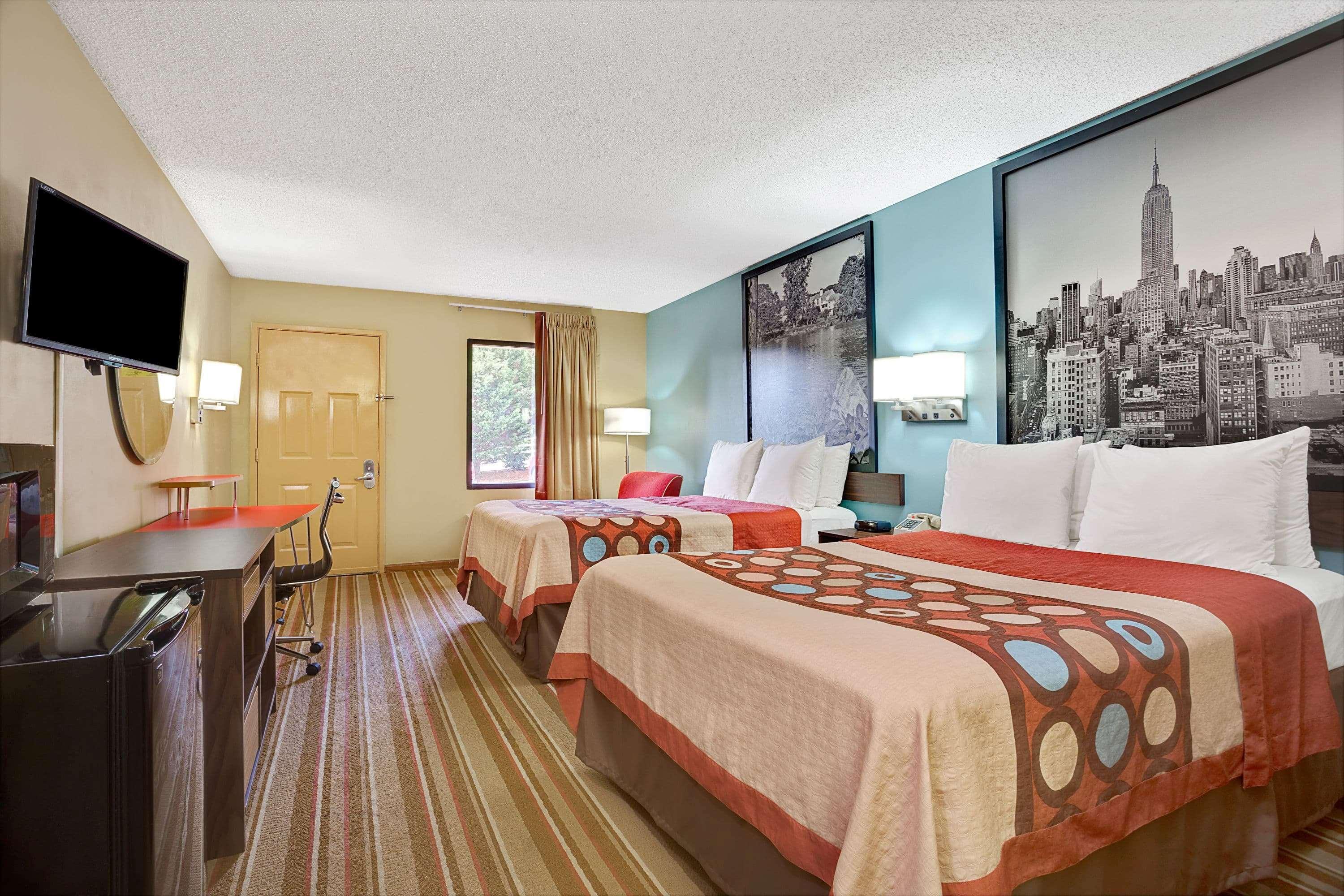 Super 8 By Wyndham Forest Park Bagian luar foto