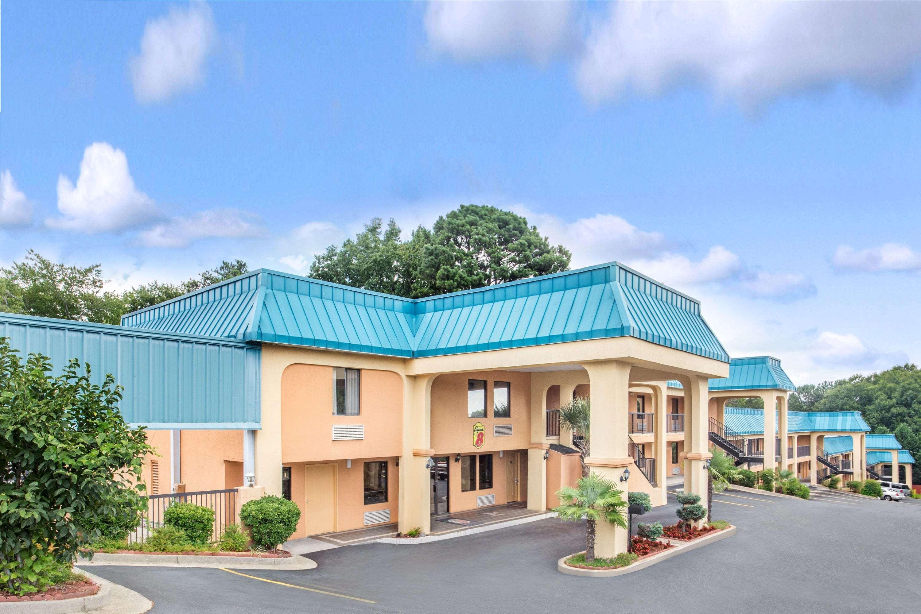 Super 8 By Wyndham Forest Park Bagian luar foto