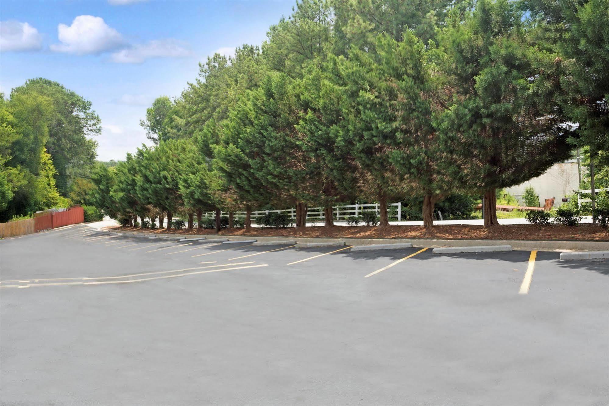 Super 8 By Wyndham Forest Park Bagian luar foto